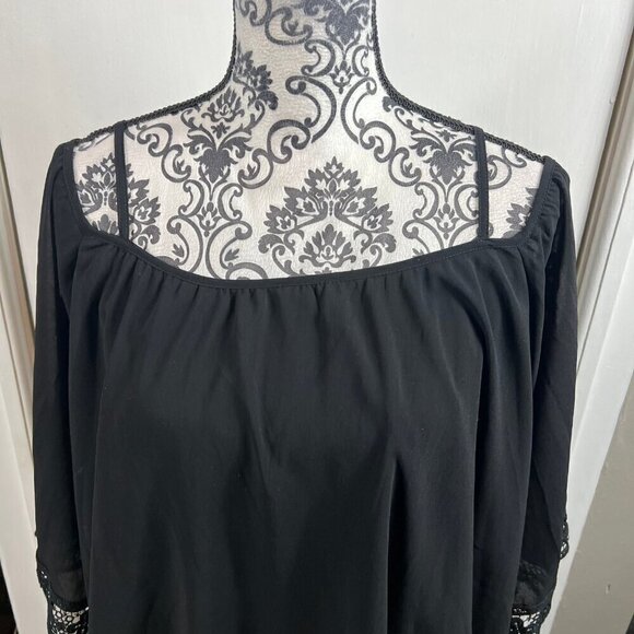 VaVa by Joy Han black off shoulder crochet trim blouse.  Size XS - Picture 2 of 9